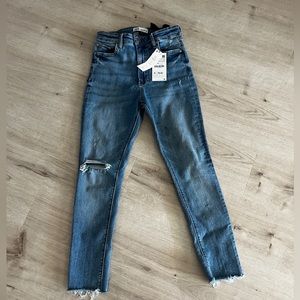 Size 38, USA size 6, brand new ZARA jeans high waisted straight leg